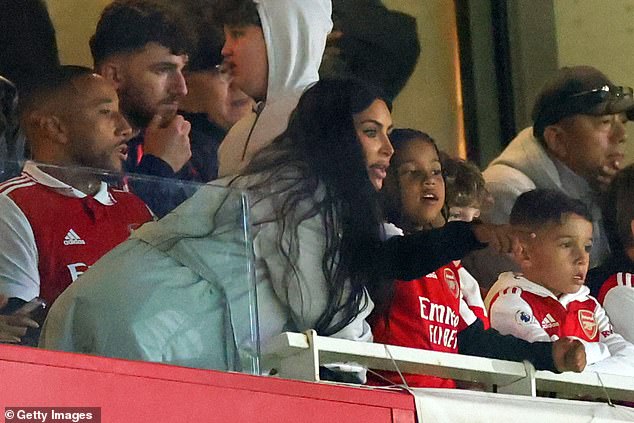 The Kardashian curse strikes! Arsenal’s late-season collapse linked to Kim’s visit to the Emirates with the Gunners тιтle challenge having fallen away since the reality TV star’s appearance