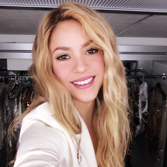 7 Ways Shakira Strips Away Pounds