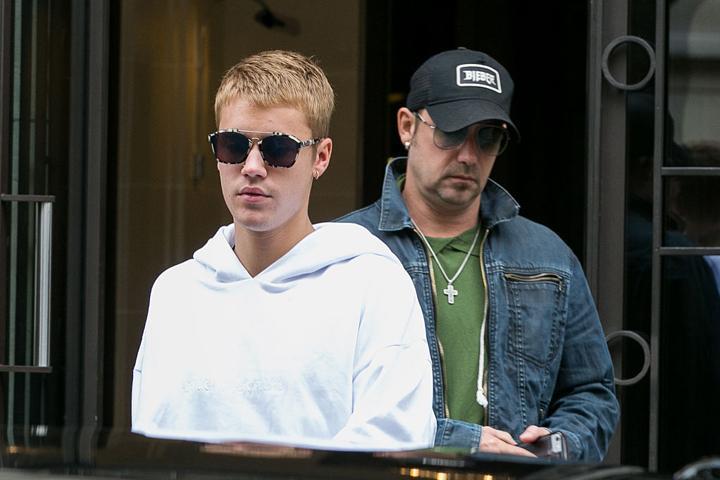 Justin Bieber’s Dad Doubles Down On Deleted Meme