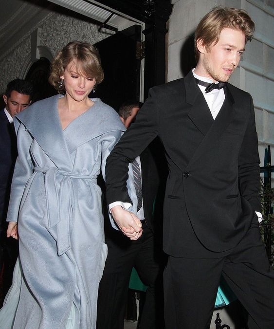 Taylor Swift sings about her ‘broken heart’ as ex Joe Alwyn ‘seen with new blonde’