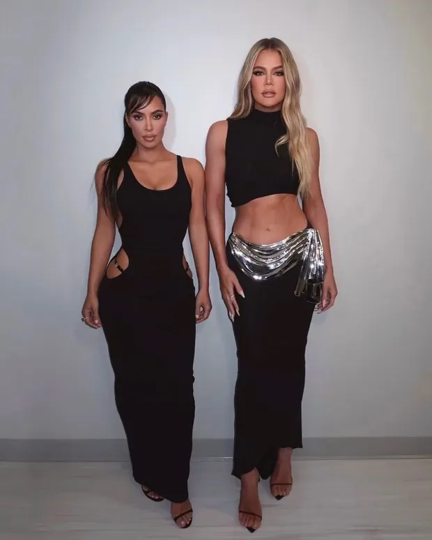 OH KHLO Khloe Kardashian almost looks smaller than her tiny sister Kim in alarming new pics after drastic weight loss