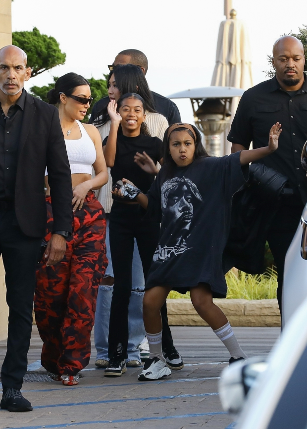 GO NORTH! North West, 9, steals the spotlight from mom Kim Kardashian and dances after fancy dinner in Malibu for new pH๏τos