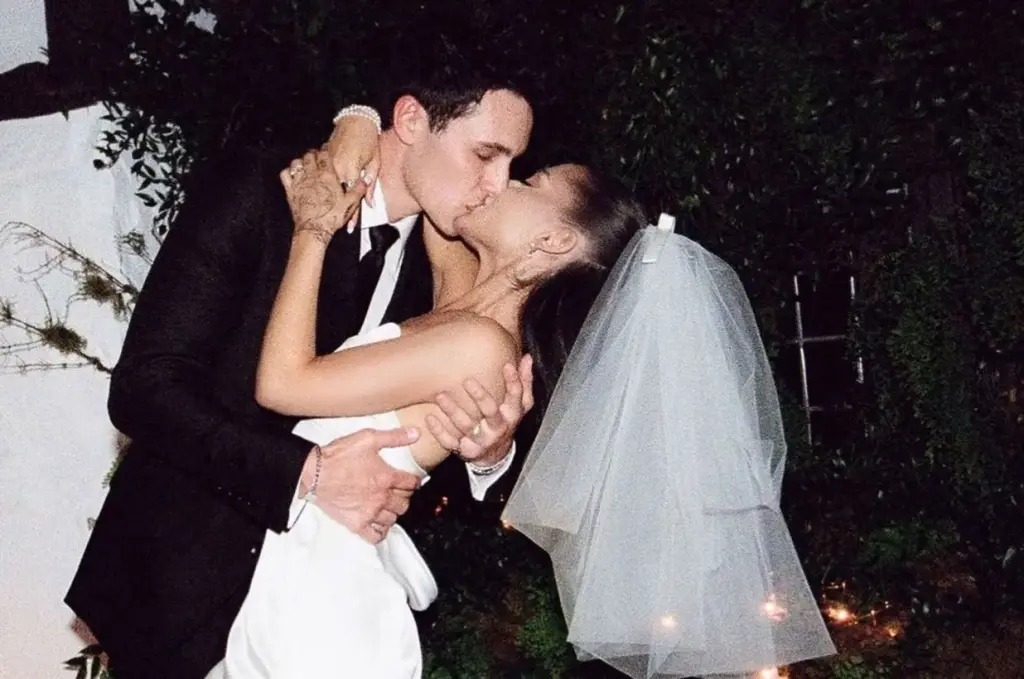 Ariana Grande deletes wedding pH๏τos from social media amid news of Dalton Gomez split