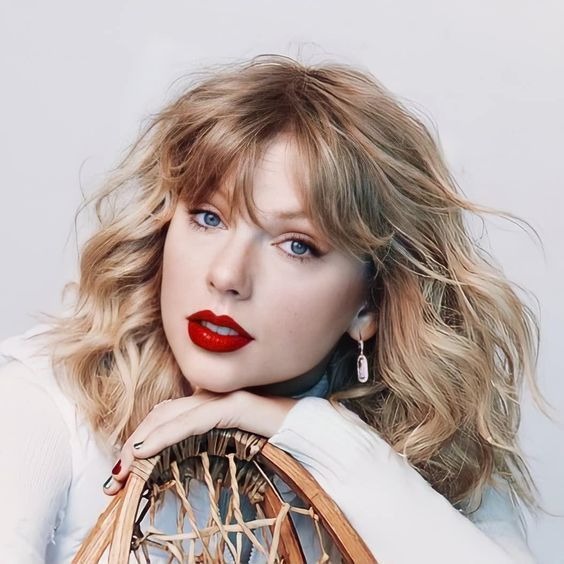 The Best Taylor Swift Love Song for Each Zodiac Sign