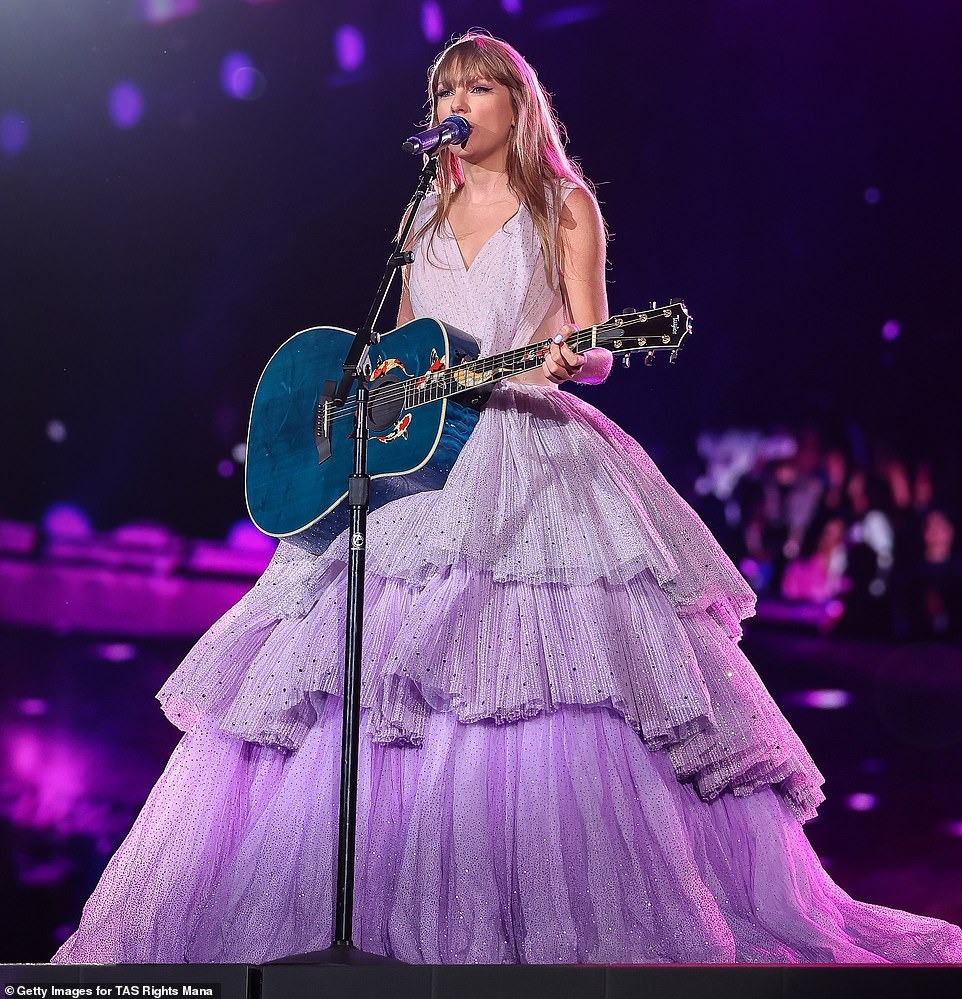 Taylor Swift says ‘hola’ in Mexico City as she debuts I Forgot That You Existed and Sweet Nothing while Sabrina Carpenter ‘brings audience to tears’