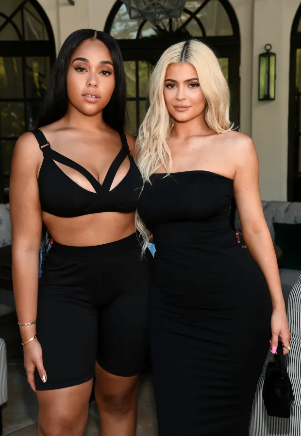 KY DON’T THINK SO Kylie Jenner accused of ‘extreme blackfishing’ in shocking pH๏τo and ‘trying to look’ just like ex-BFF Jordyn Woods