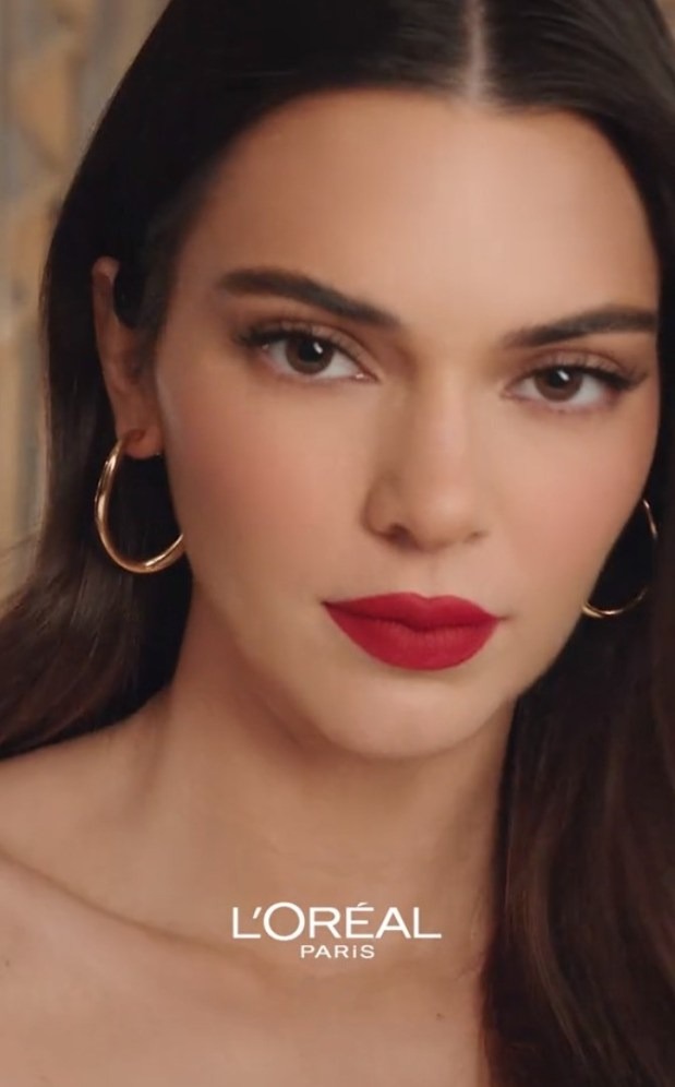 Kendall Jenner throws shade at younger sister Kylie in new video as shocked fans say ‘I’d be pissed!’