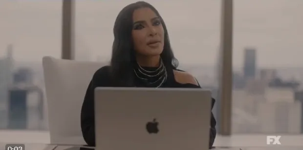 IS THAT REALLY KIM? Kim Kardashian fans think she looks unrecognizable with ‘jarring’ new face in new pH๏τos from American Horror Story set