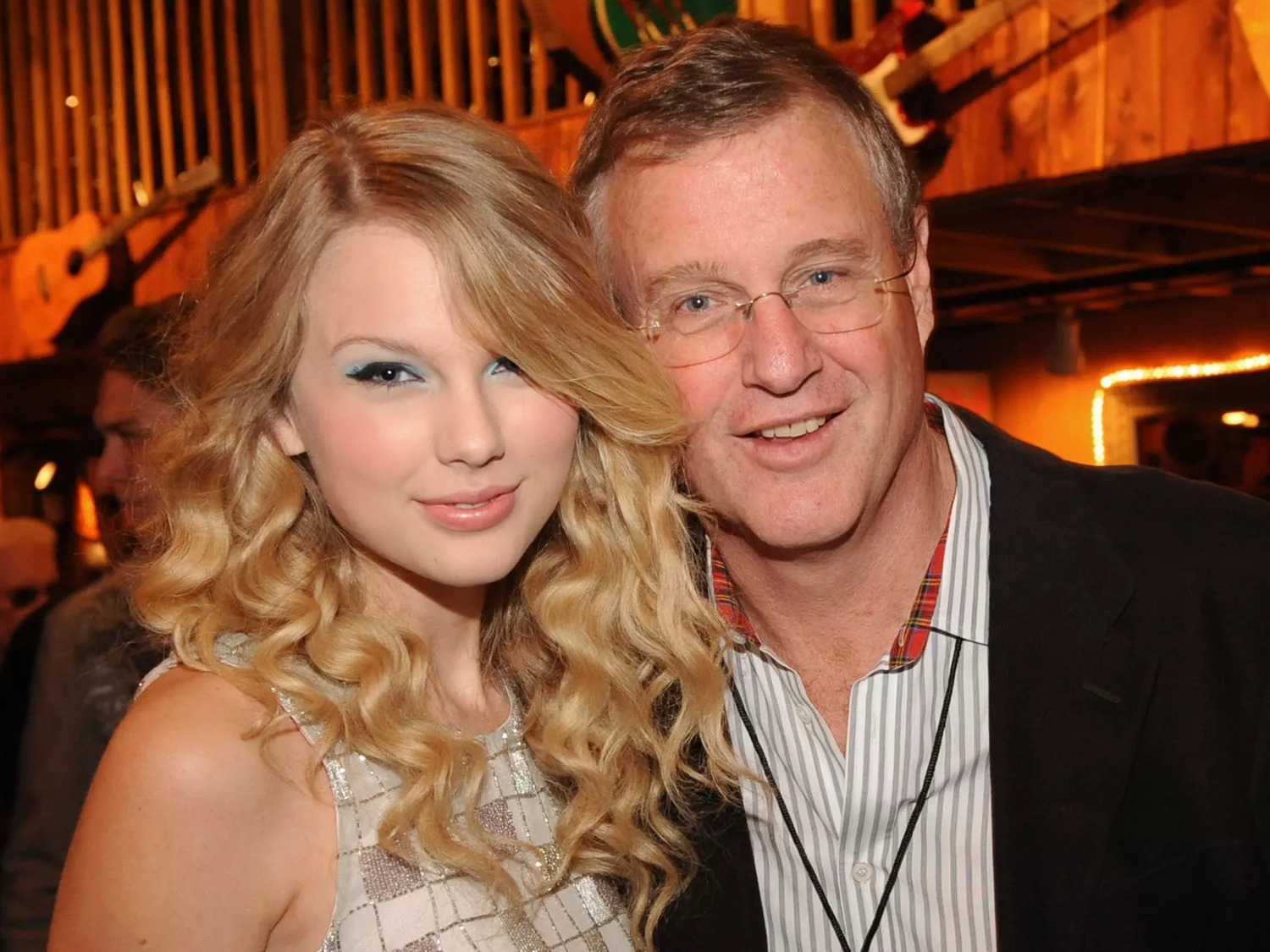 All About Taylor Swift's Parents, Scott and Andrea Swift
