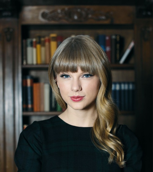 Taylor Swift, Scholastic donate books to Reading Hospital