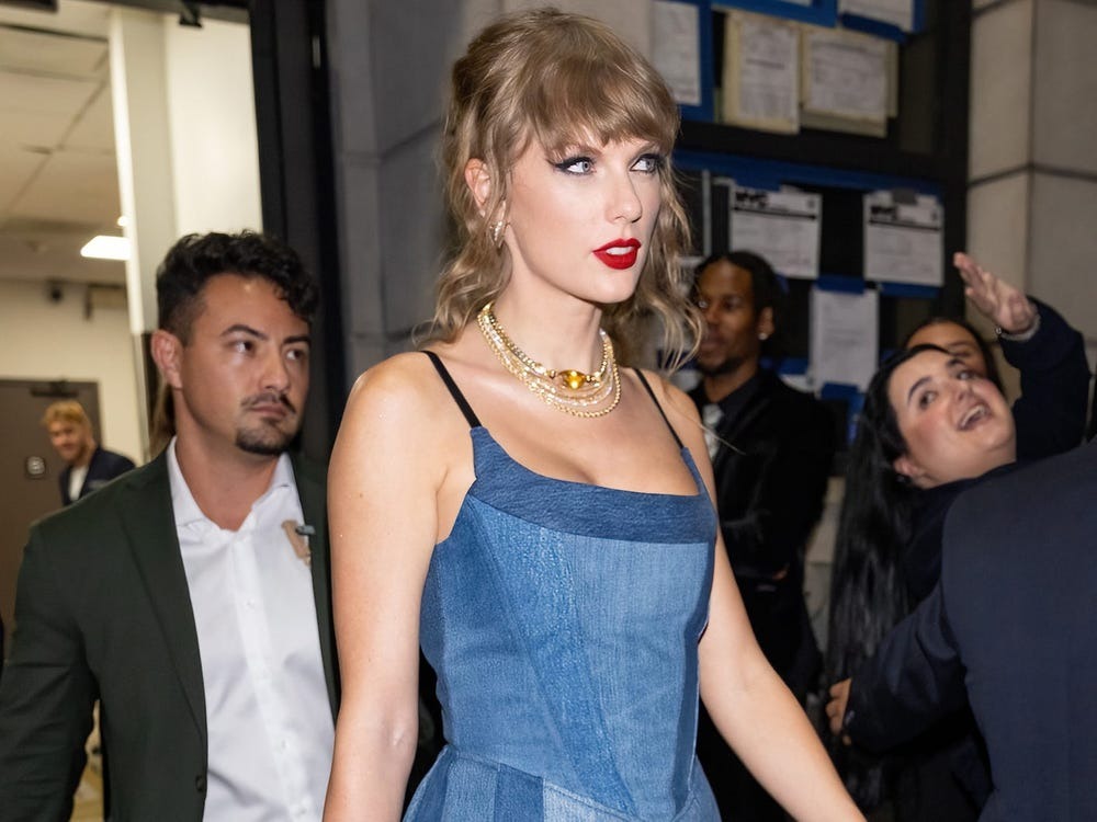 Why is everyone so obsessed with Taylor Swift’s style? It’s because she’s the girl next door — but better