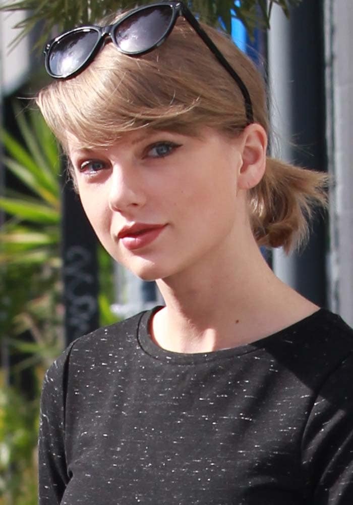 Taylor Swift Rocks Ponytail in Rag & Bone Miles Lace-Up Boots