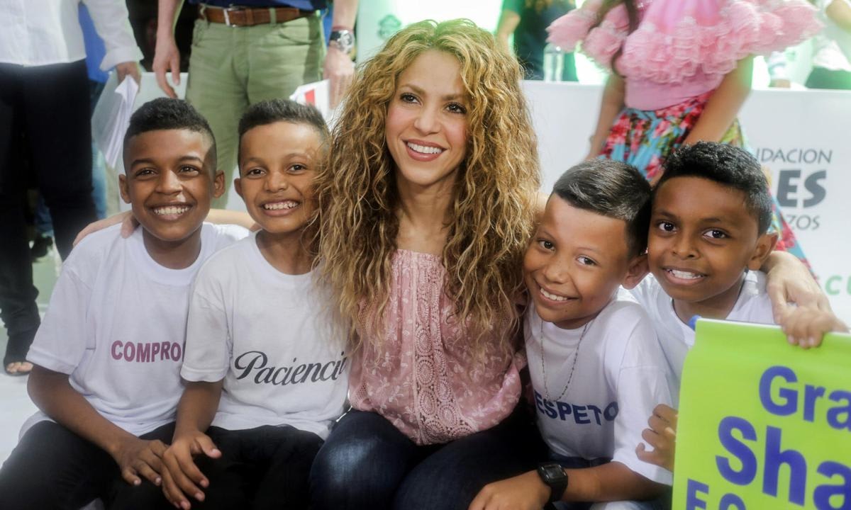 SHAKIRA SHOWS LOVE FOR THE CHILDREN OF COLOMBIA, VOWS TO RENOVATE SCHOOL