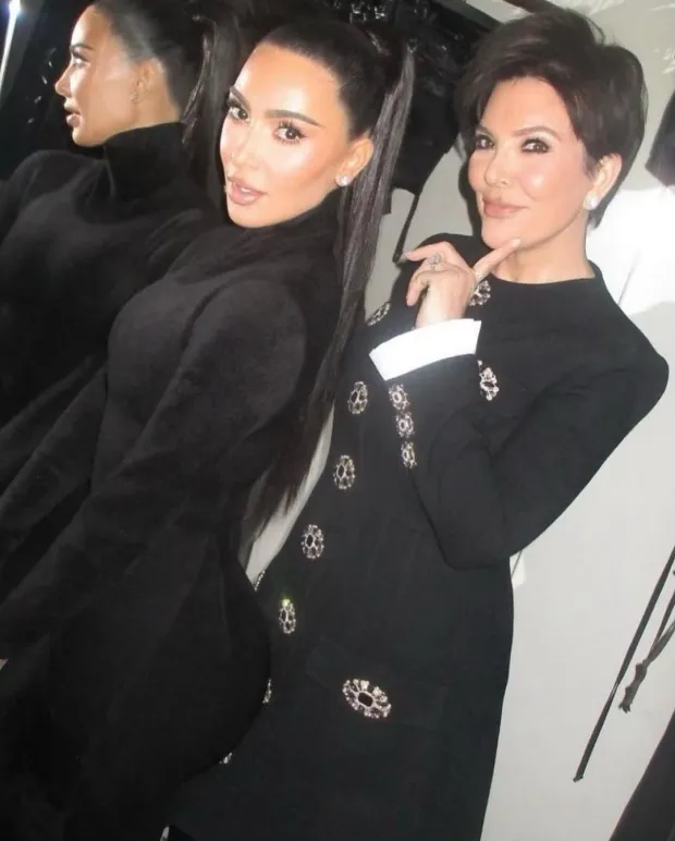 COME ON, KRIS! Kardashian fans call out Kris Jenner’s ’embarrᴀssing’ and ‘cringe-worthy’ message for daughter Kim’s 43rd birthday