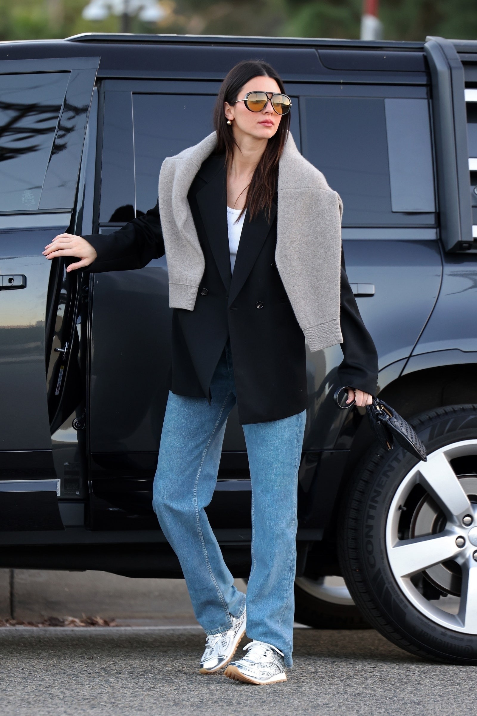 Kendall Swaps Her Winter Boots For Dad Sneakers