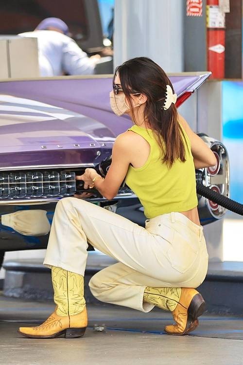 Kendall Jenner Just Wore the Boot Trend That’s Going to Lead Autumn