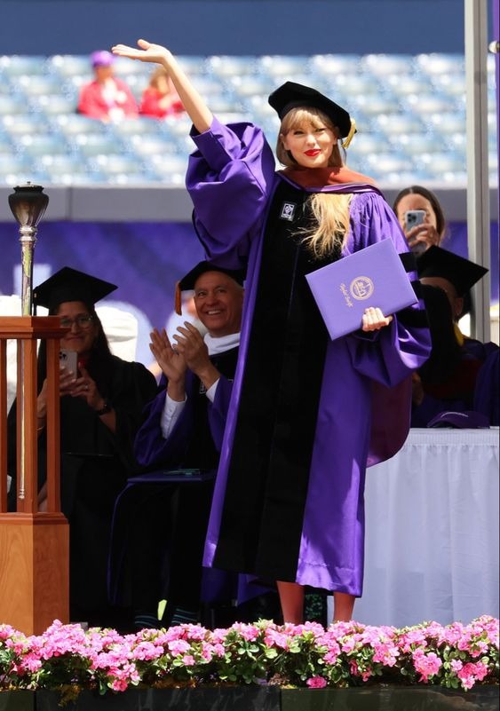 These UF students are ‘Ready for it:’ Clᴀss devoted to Taylor Swift’s music