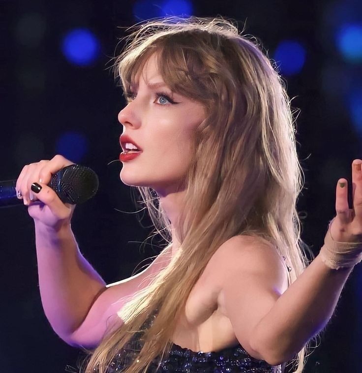 Taylor Swift’s father under fire after his scathing rant about singer surfaces