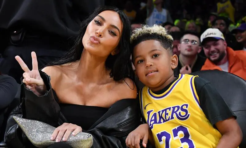 KIM KARDASHIAN’S SON CELEBRATES HIS BIRTHDAY WITH BLONDE HAIRSTYLE AND LEBRON JAMES’ JERSEY