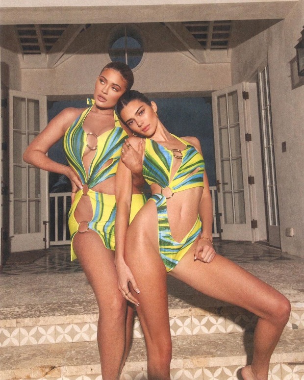 Sister Time! Kendall Jenner and Kylie Jenner set the temperature soaring in steamy matching ʙικιɴι pH๏τos