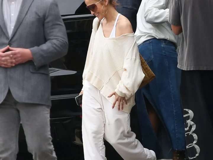 Jennifer Lopez appears in good spirits at dance rehearsal for tour amid Ben Affleck split rumors