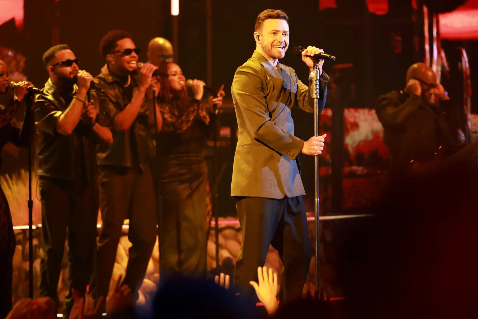 Justin Timberlake addresses DWI arrest as he resumes tour in Chicago: ‘It’s been a tough week’