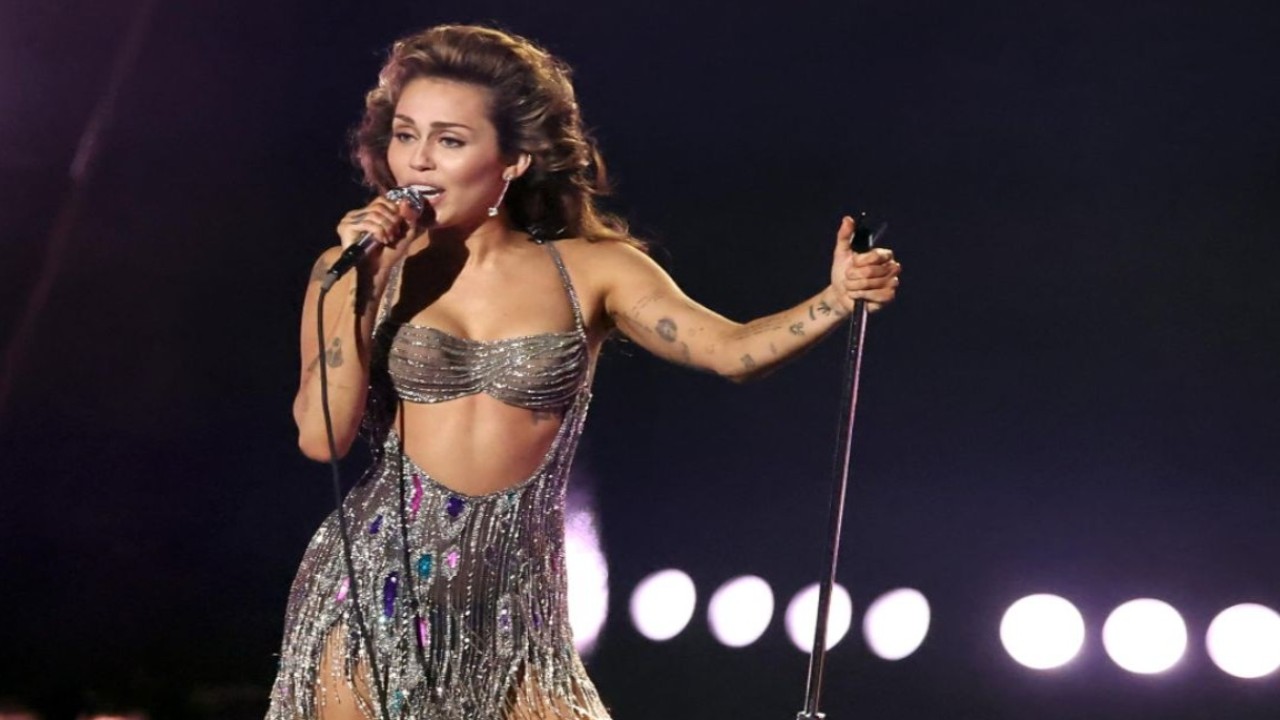 Miley Cyrus to Perform at Super Bowl 2025 Half-Time Show? NFL Fans Divided Over Latest Buzz: ‘Take Her Over Ariana Grande’