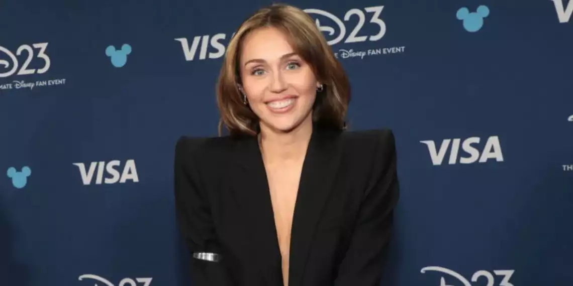 Miley Cyrus becomes youngest recipient of Disney Legend Award