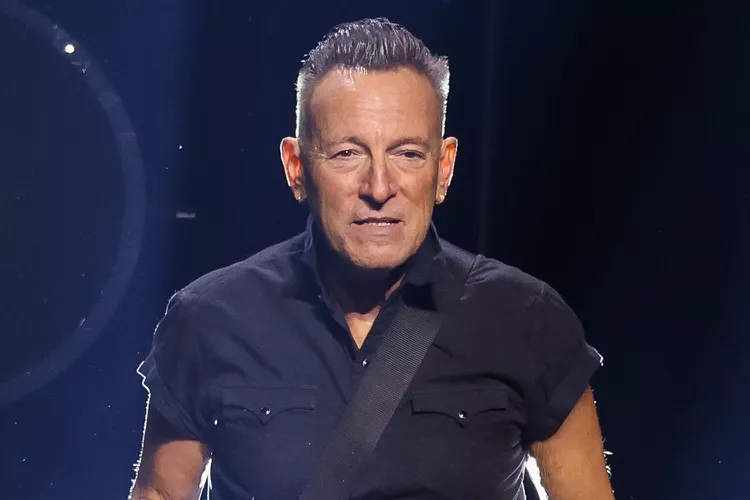 Bruce Spingsteen Shuts Down Retirement, Farewell Tour Rumors: ‘I Ain’t Going Anywhere’