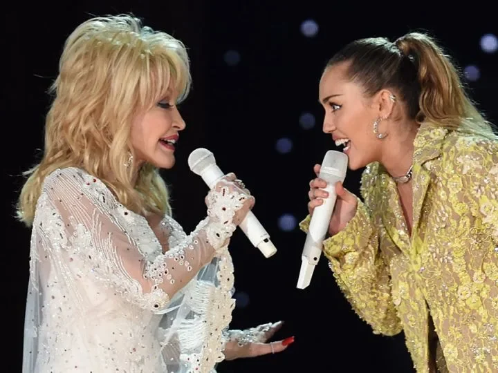 Miley Cyrus and Dolly Parton are apparently distant relatives