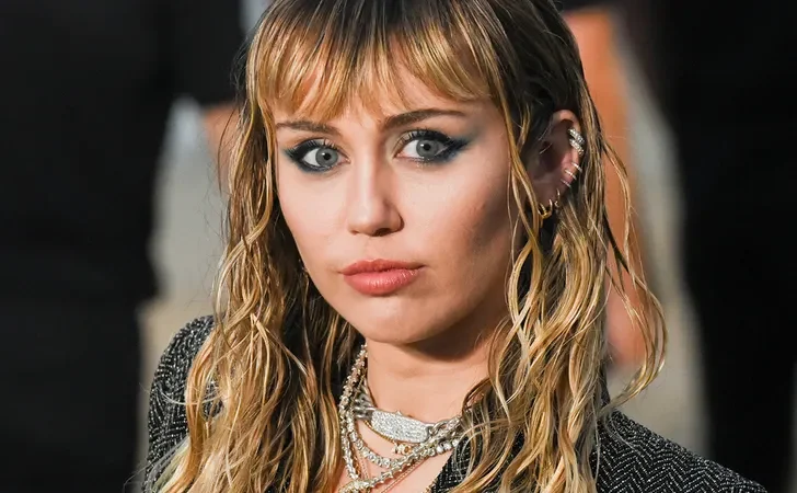 Miley Cyrus Sued Over ‘Flowers’ … Copies Bruno Mars Hit!!!