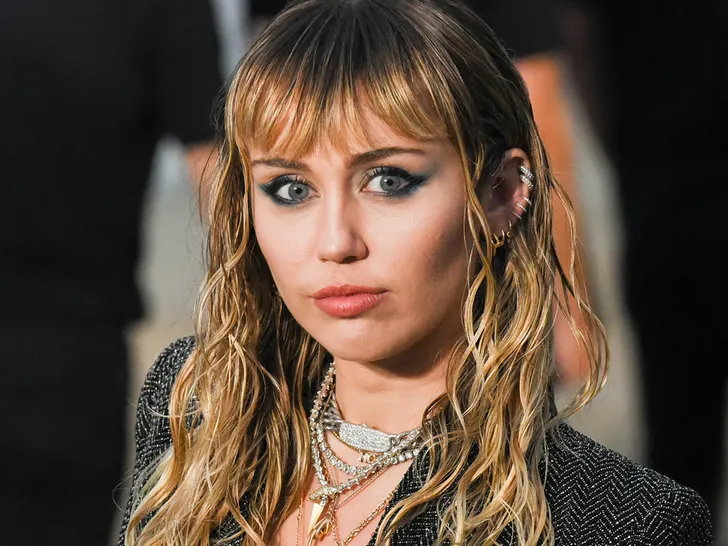 Miley Cyrus Sued Over ‘Flowers’ … Copies Bruno Mars Hit!!!